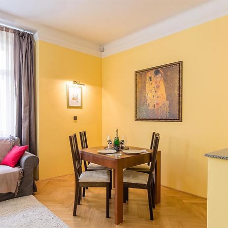 In Heart Of Prague - 2Br 2Ba Elegant Downtown Apt Buitenkant foto