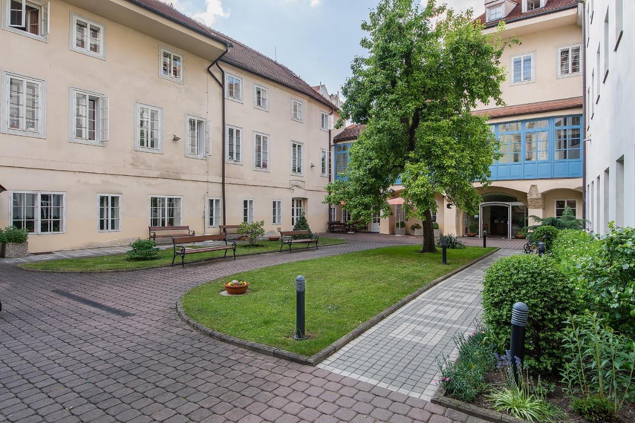 In Heart Of Prague - 2Br 2Ba Elegant Downtown Apt Buitenkant foto